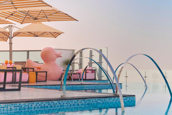 Pool 60 of 126