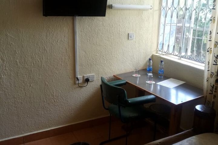 Room 9 of 26