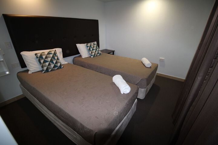Room 7 of 28