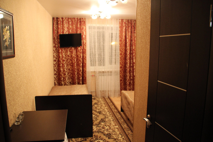 Room 3 of 7