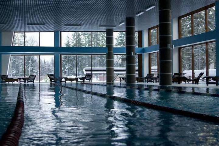 Pool 52 of 123