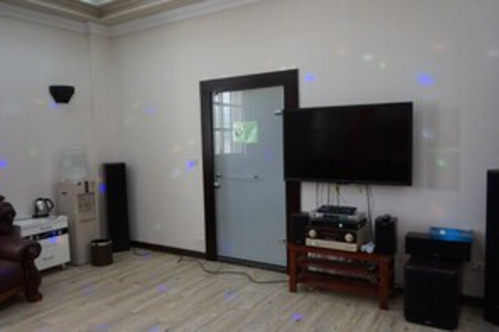 Room 37 of 39
