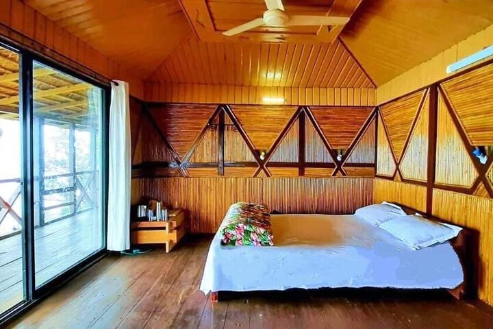 Room 28 of 40