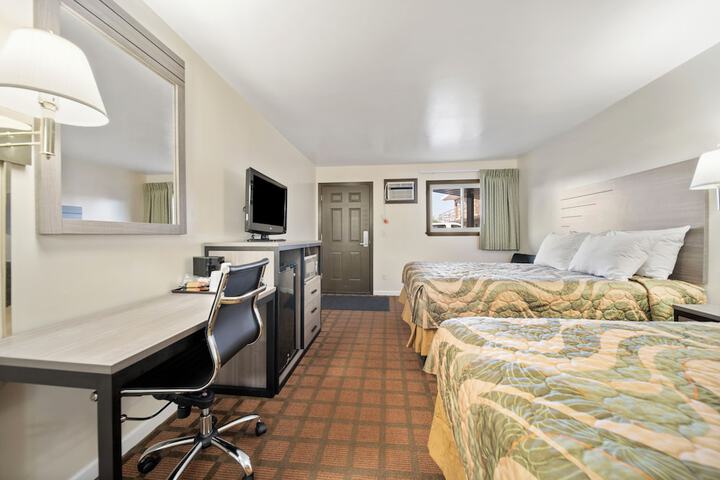 Room 11 of 38