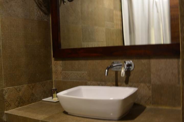 Room 14 of 38