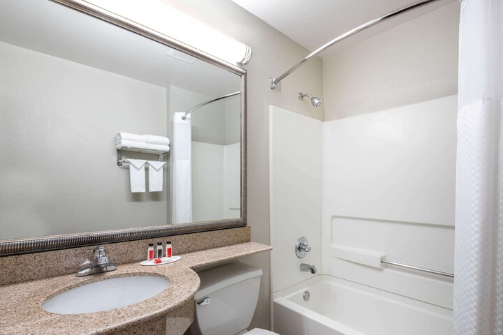 Room 15 of 18