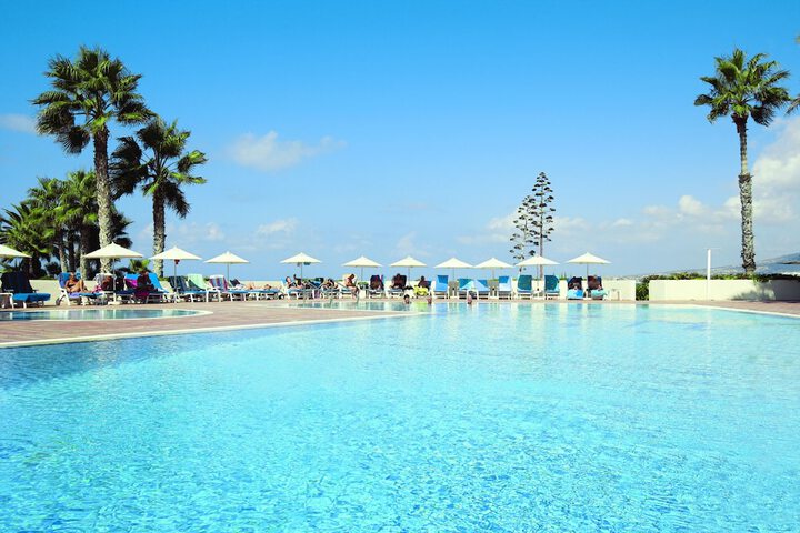 Hotel Pool