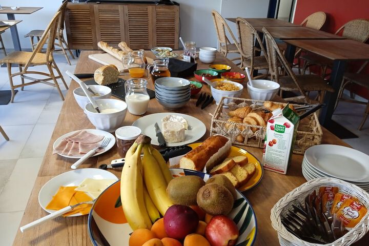 Breakfast/Coffee Service 23 of 24