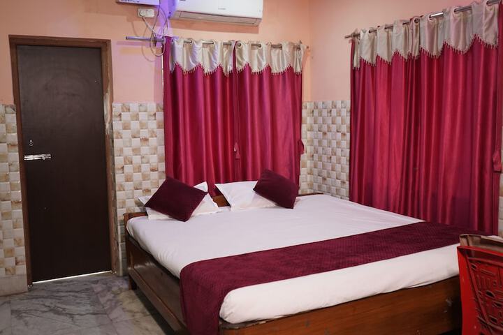 Room 8 of 33