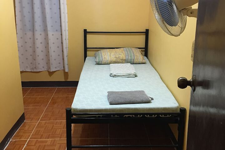 Room 8 of 50