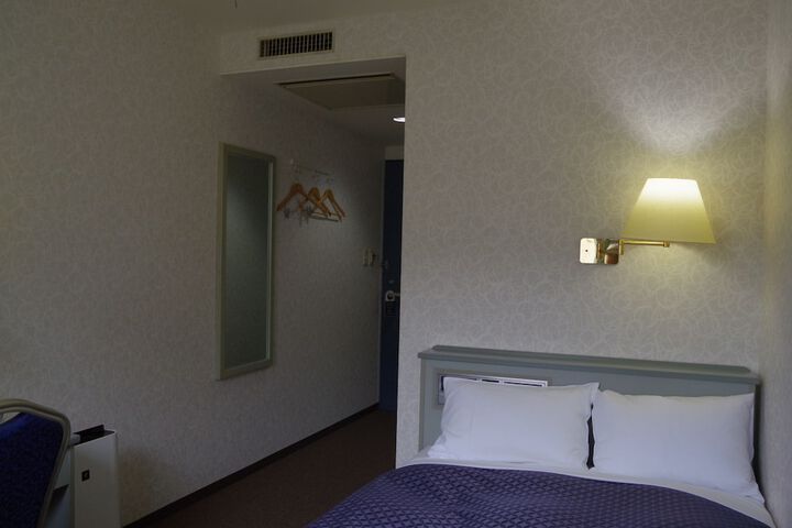 Room 6 of 44