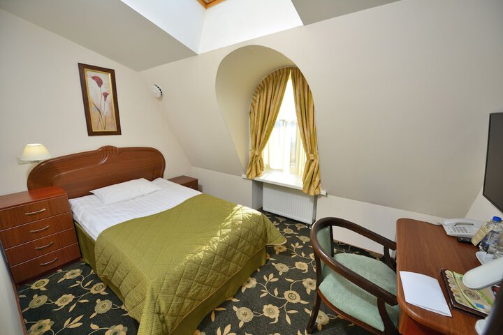 Room 30 of 74