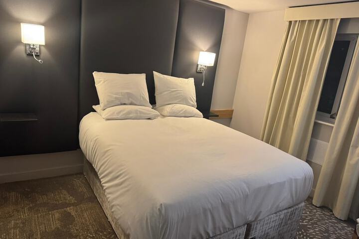 Room 18 of 52