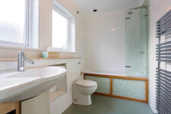 Room 2 of 18
