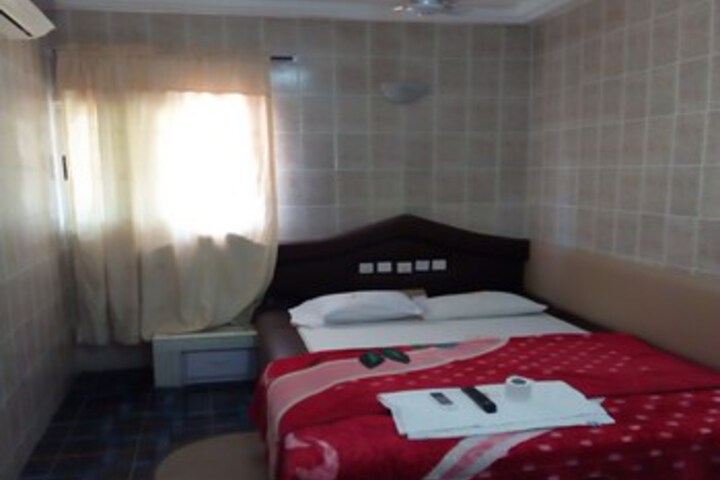 Room 14 of 21