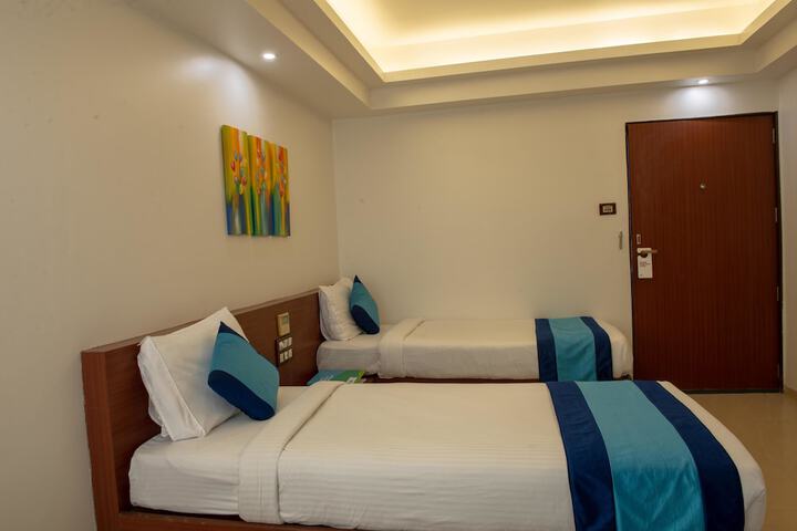 Room 15 of 99