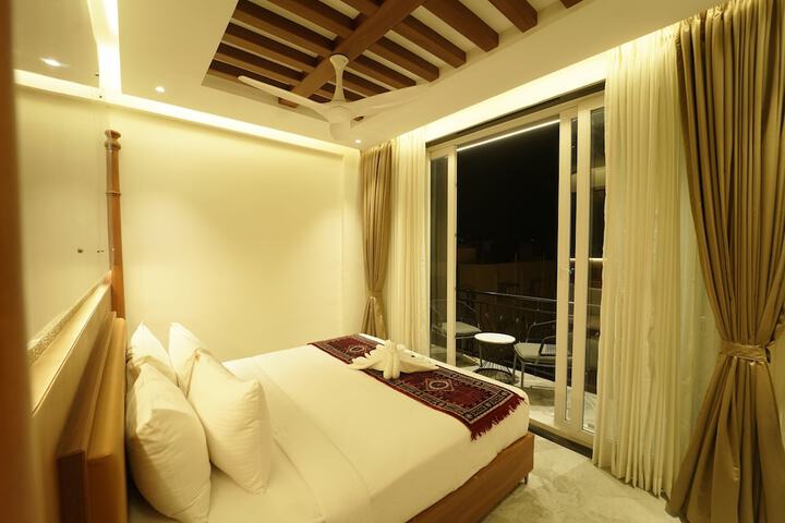 Room 15 of 35
