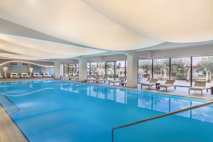 Pool Hotel