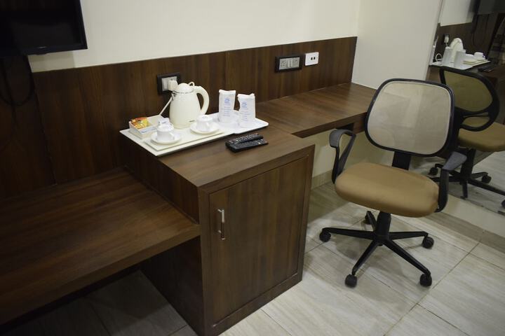 Room 10 of 31