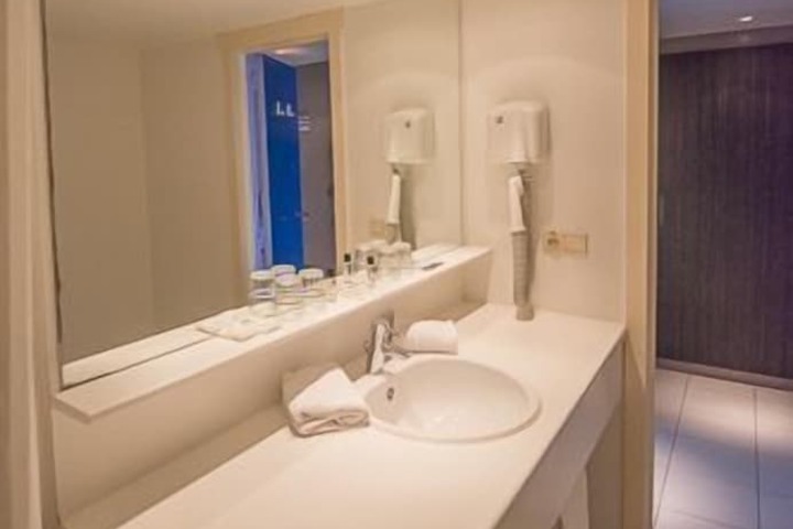 Room 20 of 42