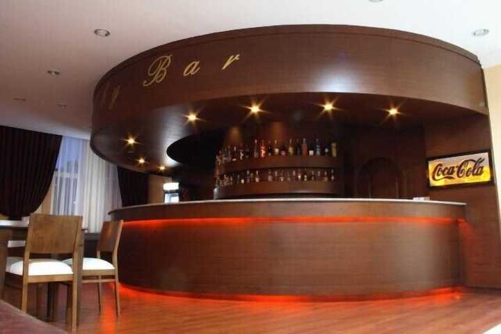 Lounge 19 of 29