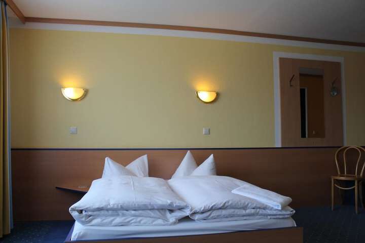 Room 18 of 34
