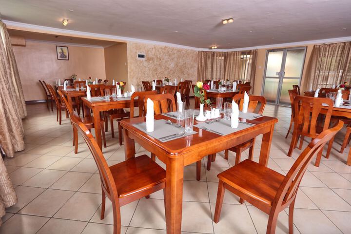 Dining 53 of 74