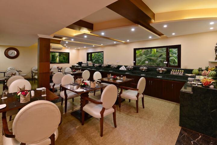 Dining 73 of 102