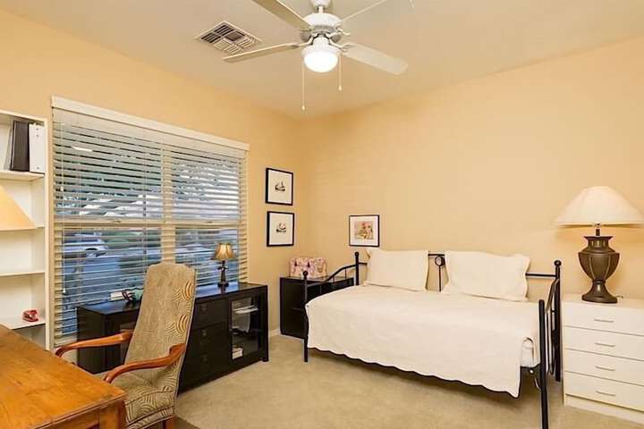 Room 5 of 33