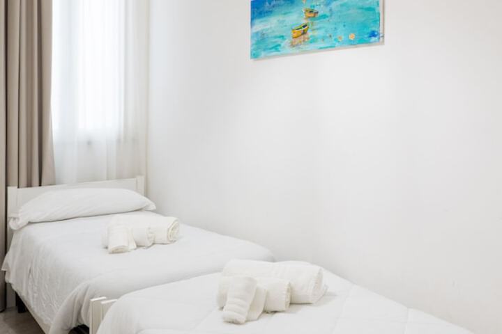 Room 13 of 49