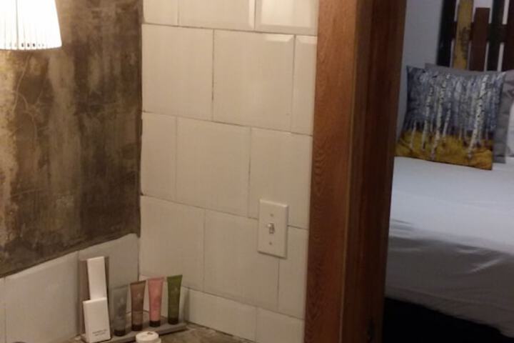 Room 16 of 114