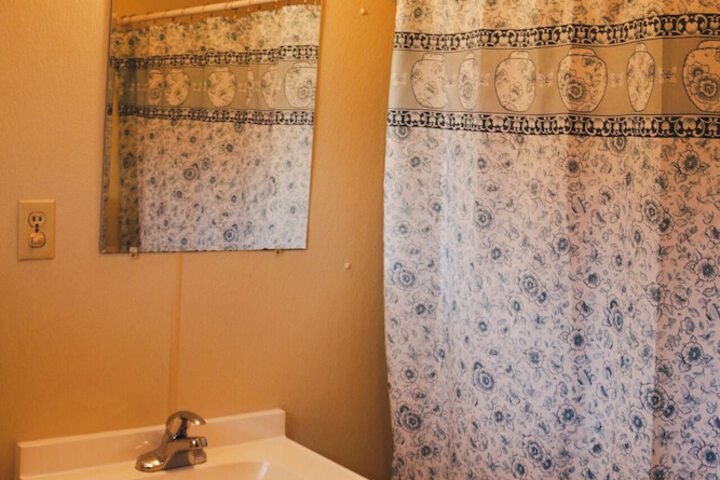Room 6 of 13
