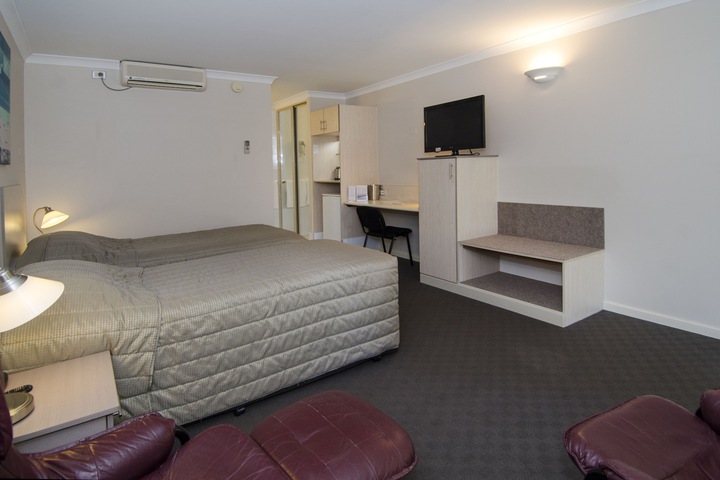 Room 35 of 100
