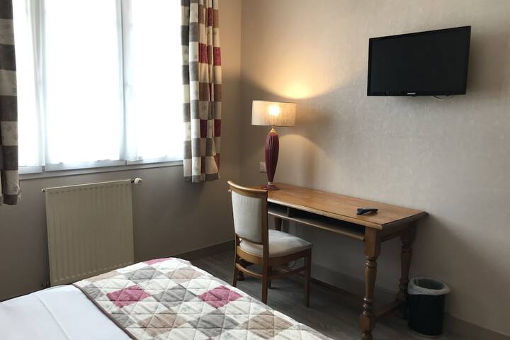 Room 10 of 24