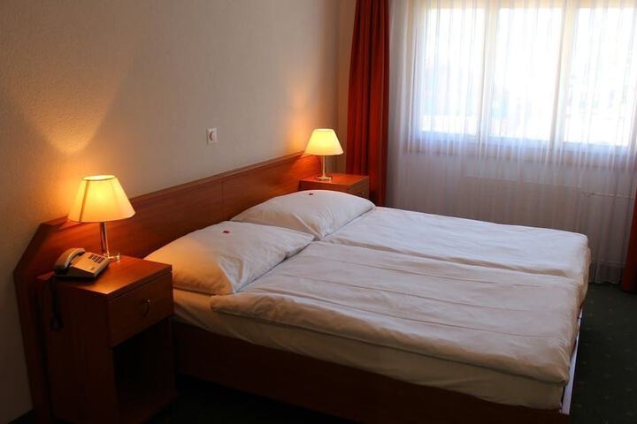 Room 6 of 58