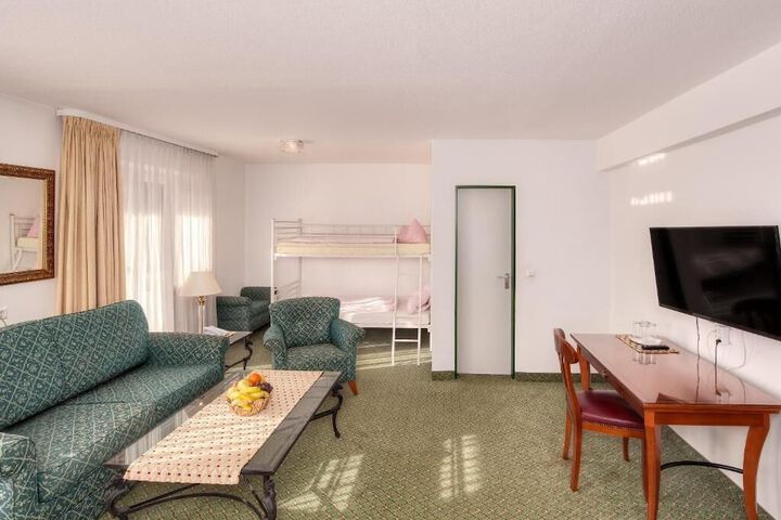 Room 10 of 49