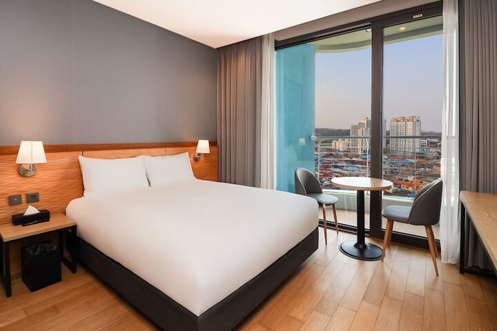 Room 4 of 48