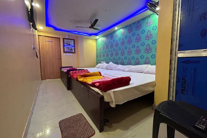 Room 9 of 19
