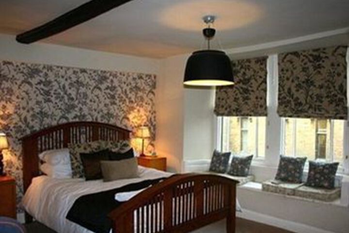 Room 5 of 10