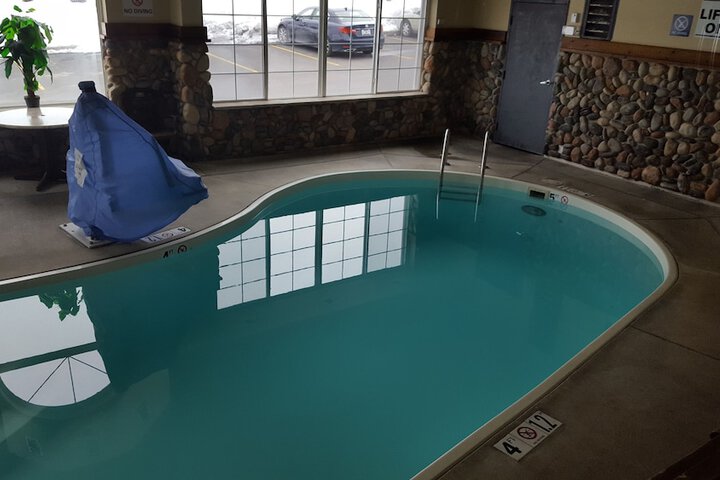Pool 35 of 41