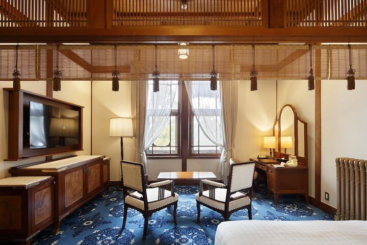 Room 27 of 117