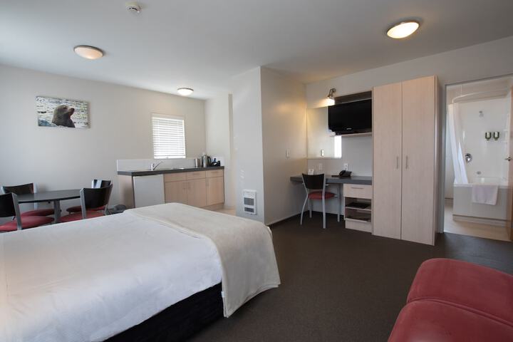 Room 26 of 63