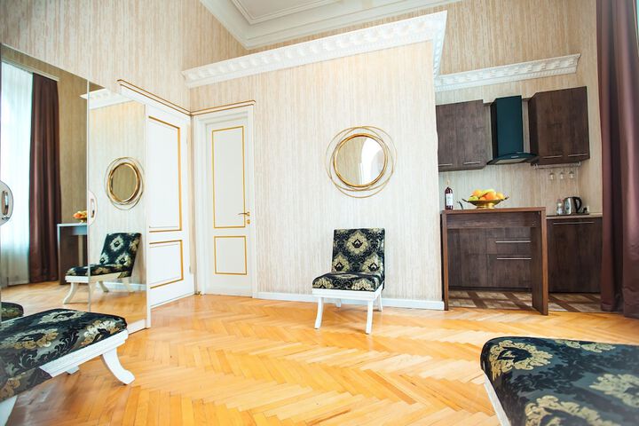 Room 53 of 91
