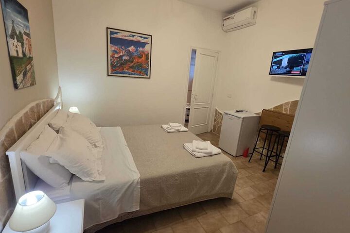 Room 7 of 60