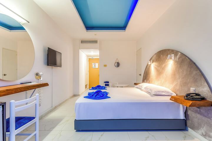 Room 8 of 50
