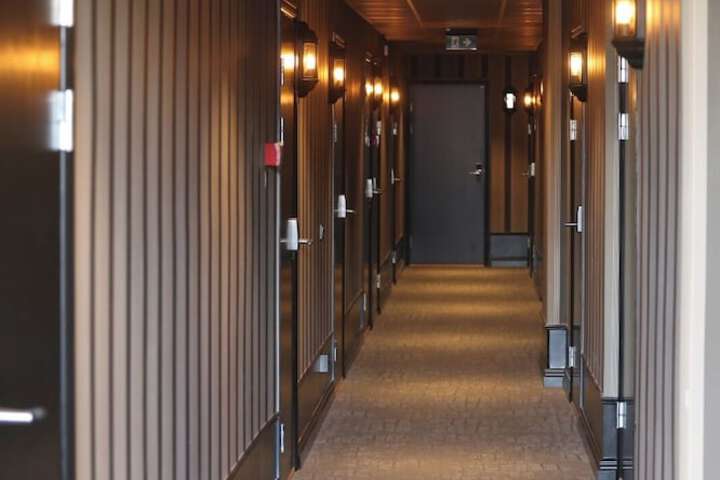 Ballroom/Hall 20 of 24