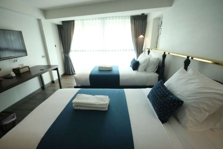Room 32 of 59