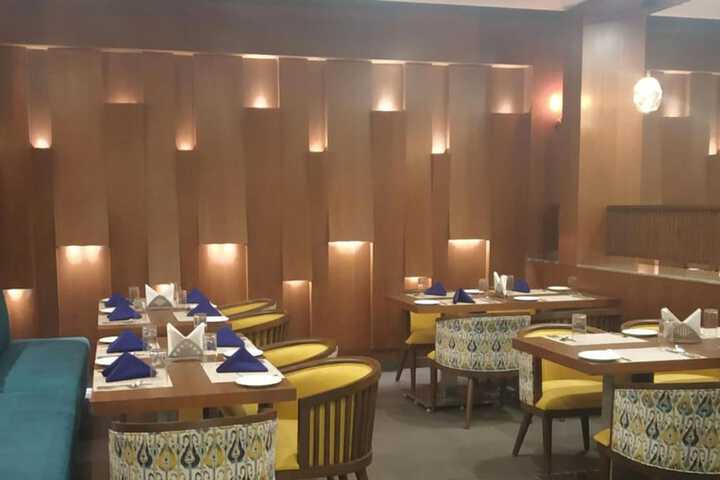 Dining 37 of 55