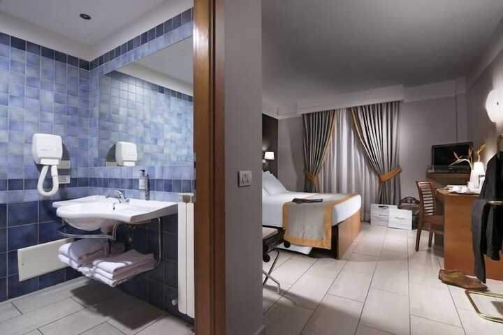 Room 6 of 41
