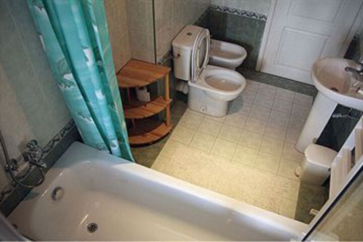 Room 3 of 27